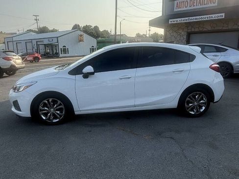 Used 2019 Chevrolet Cruze LS w/ LS Convenience Package FWD image 2