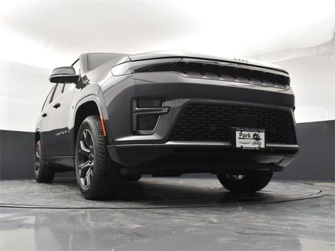 New 2026 Jeep Grand Wagoneer L Limited image 19