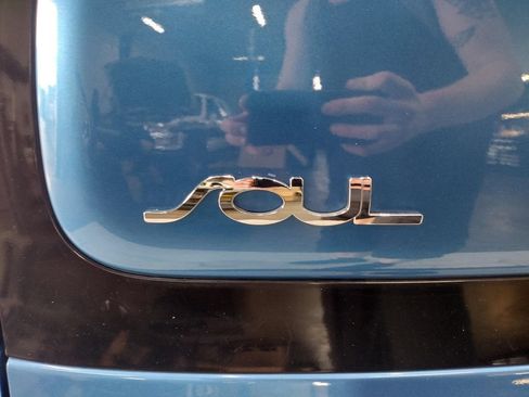 Used 2019 Kia Soul + FWD image 14