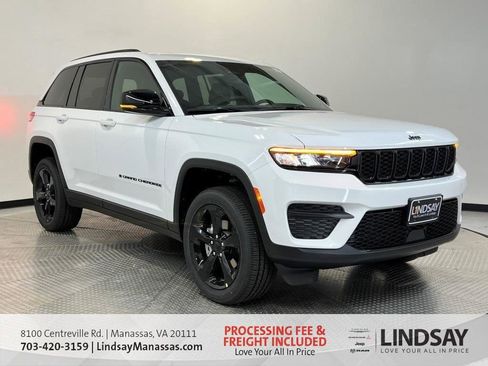 New 2025 Jeep Grand Cherokee Altitude AWD/4WD image 1