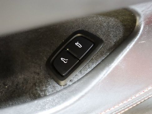 Used 2024 Chevrolet Corvette Stingray Premium Conv w/ Z51 Performance Package image 39