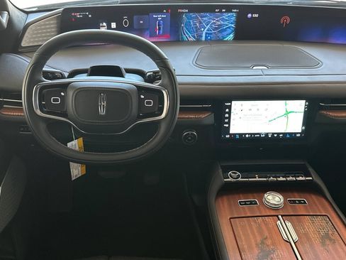New 2026 Lincoln Navigator Black Label AWD/4WD image 13