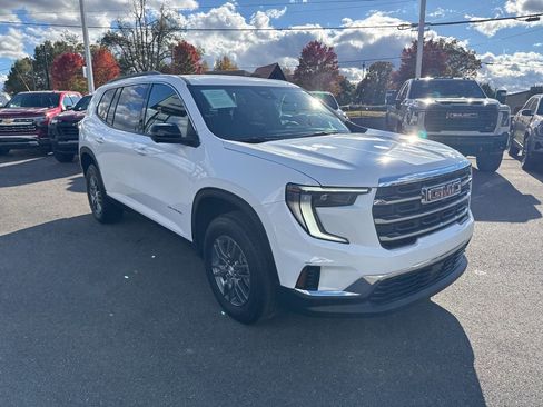 Used 2025 GMC Acadia Elevation image 7