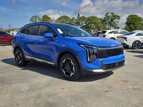 New 2026 Kia Sportage EX w/ EX Panorama Roof Package FWD image 2