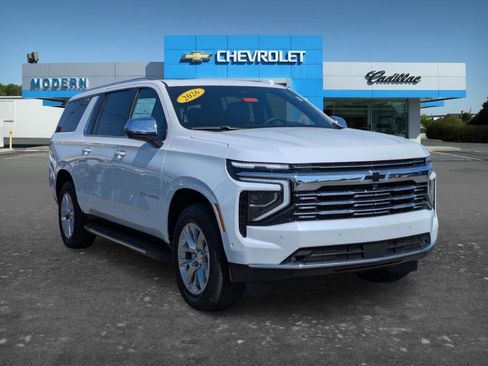 New 2026 Chevrolet Suburban Premier w/ Sun And Tow Package AWD/4WD image 3