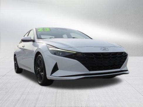Used 2023 Hyundai Elantra SEL image 9