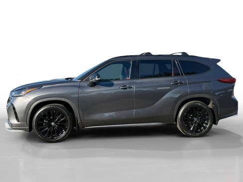 Used 2023 Toyota Highlander XSE image 2