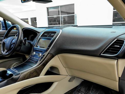 Used 2018 Lincoln MKX Select w/ Select Plus Package image 14