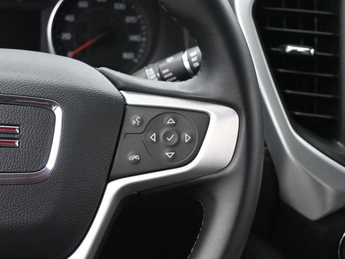 Used 2023 GMC Acadia SLT image 31