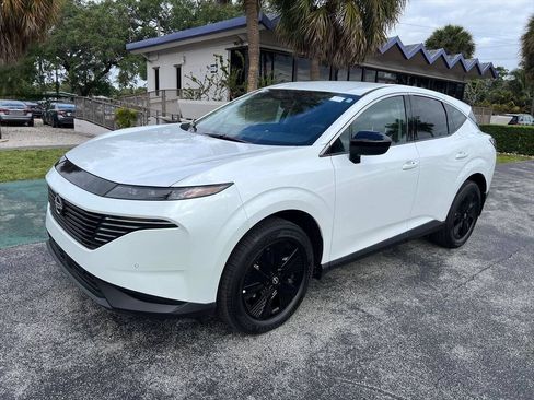 Used 2025 Nissan Murano SV FWD image 2