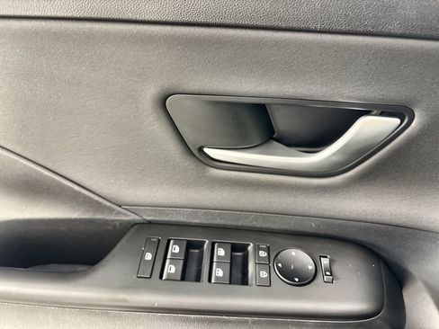 Used 2024 Hyundai Kona Limited FWD image 15