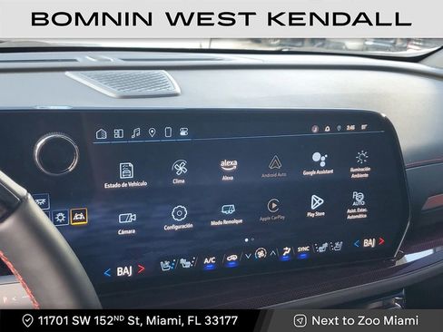 Used 2024 Chevrolet Traverse RS image 27