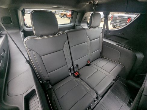 New 2026 Chevrolet Suburban Premier AWD/4WD image 16