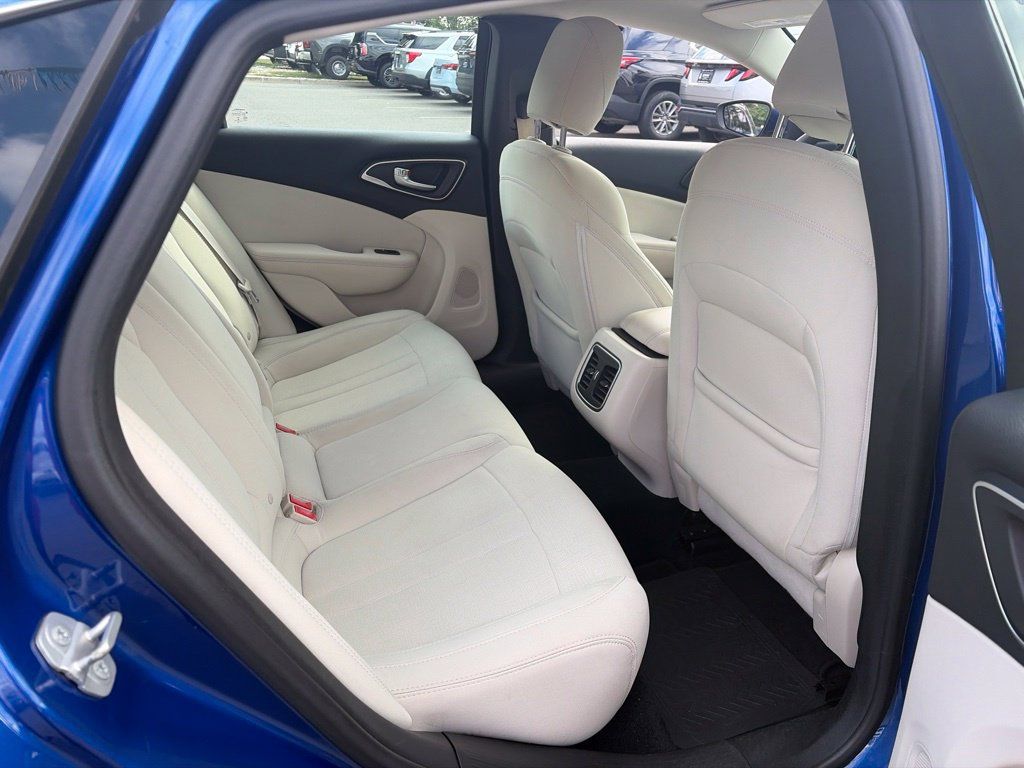 Used 2015 Chrysler 200 Limited w/ Convenience Group FWD image 10