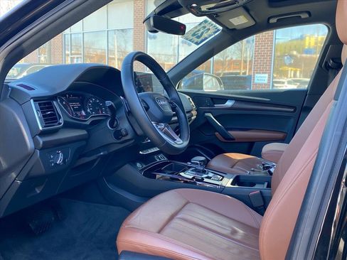 Used 2023 Audi Q5 2.0T Premium w/ Convenience Package image 12