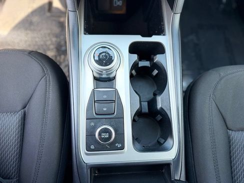 Used 2023 Ford Explorer XLT AWD/4WD image 19