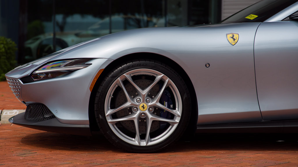 Certified 2026 Ferrari Roma Spider RWD image 2