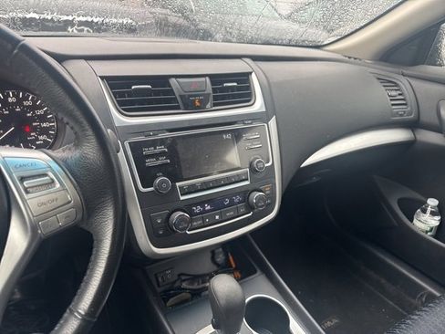 Used 2016 Nissan Altima 2.5 SV w/ Convenience Package image 7