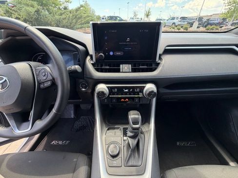 Used 2025 Toyota RAV4 SE w/ Convenience Package AWD/4WD image 28