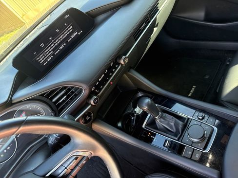 Used 2024 MAZDA MAZDA3 s FWD image 13