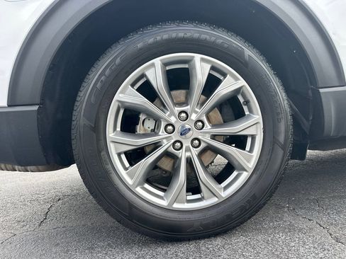 Used 2021 Ford Explorer Limited w/ Equipment Group 301A RWD image 18