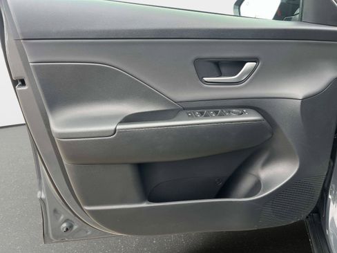 Used 2026 Hyundai Kona SEL Premium image 18