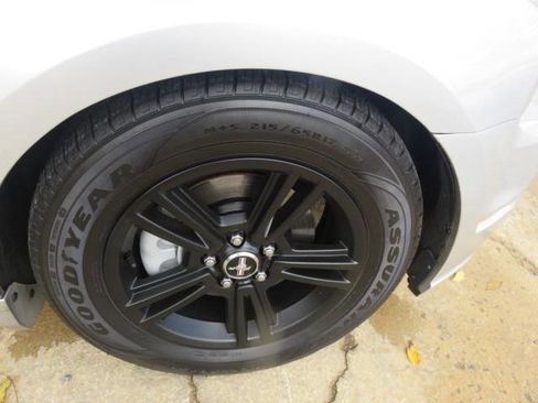 Used 2014 Ford Mustang Coupe image 22