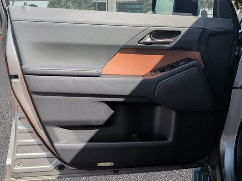 Certified 2025 Lexus GX 550 AWD/4WD image 8