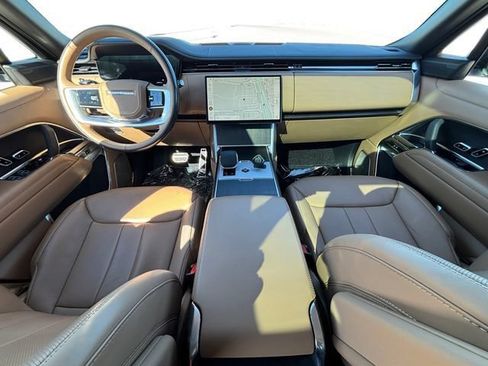Used 2024 Land Rover Range Rover Autobiography AWD/4WD image 12