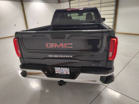 Used 2025 GMC Sierra 1500 SLT image 11