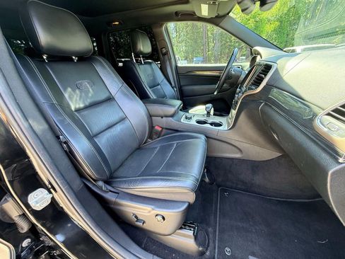 Used 2014 Jeep Grand Cherokee Overland AWD/4WD image 26