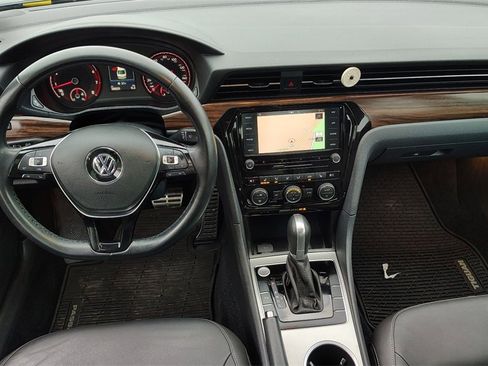 Used 2020 Volkswagen Passat 2.0T SEL image 12