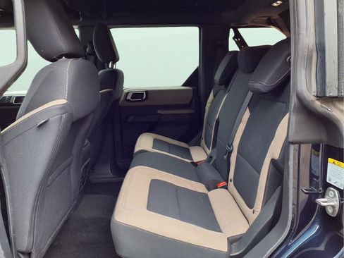 Used 2021 Ford Bronco Big Bend w/ Sasquatch Package image 18