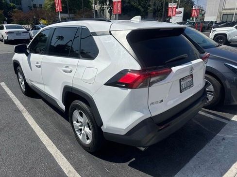 Used 2021 Toyota RAV4 XLE FWD image 2