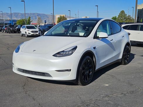 Used 2023 Tesla Model Y Long Range AWD/4WD image 11
