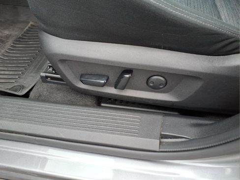 Used 2023 Nissan Rogue SV image 17