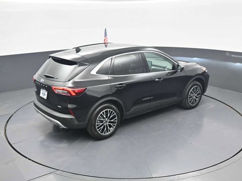 Certified 2026 Ford Escape SE w/ PHEV Premium Package FWD image 33