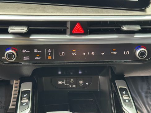 Used 2025 Kia Sorento SX AWD/4WD image 30