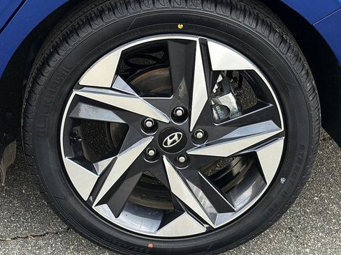 Certified 2023 Hyundai Elantra Limited w/ Cargo Package image 5