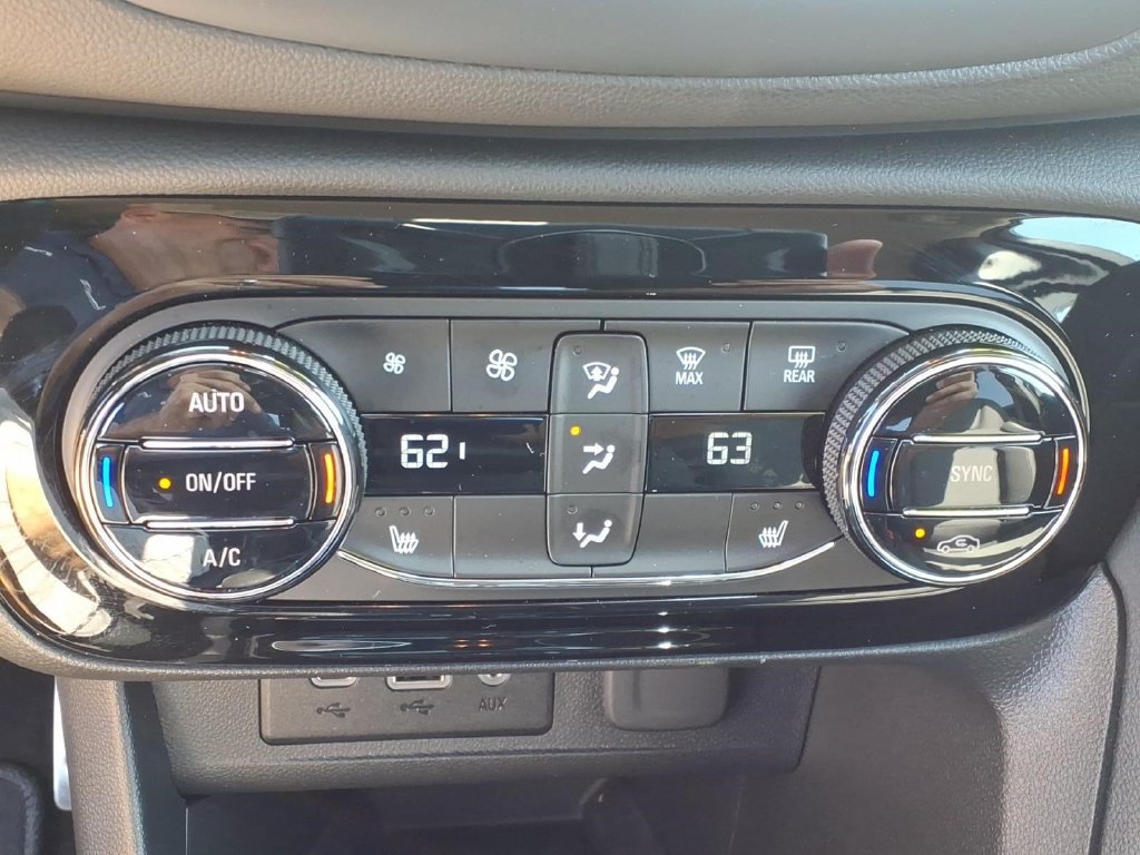 Used 2023 Buick Encore GX Select w/ Sport Touring Package FWD image 23