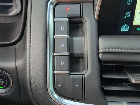 Used 2022 Chevrolet Tahoe Z71 w/ Off-Road Capability Package image 22