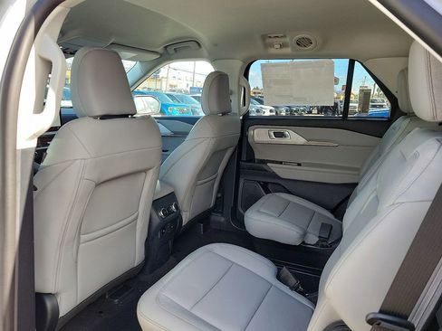 New 2026 Ford Explorer Active w/ Active Comfort Package image 10