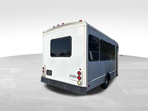 Used 2008 Ford E-350 and Econoline 350 Extended Wagon Super Duty RWD image 4