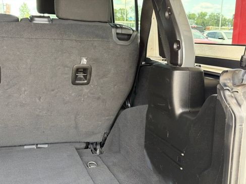 Used 2020 Jeep Wrangler Unlimited Sport AWD/4WD image 31