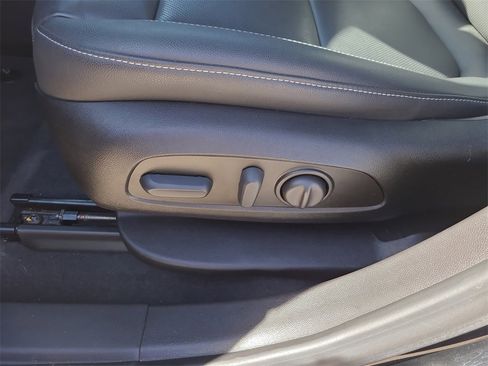 Used 2023 Chevrolet Blazer LT image 19