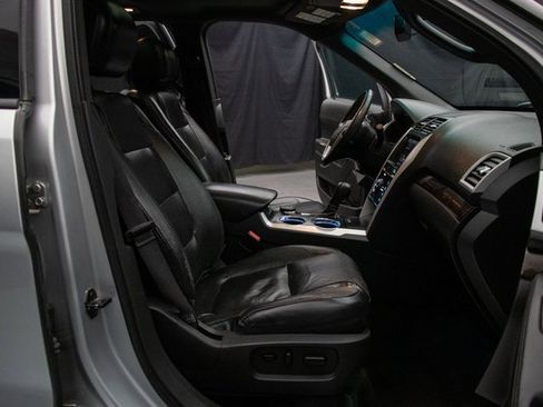 Used 2012 Ford Explorer Limited image 18