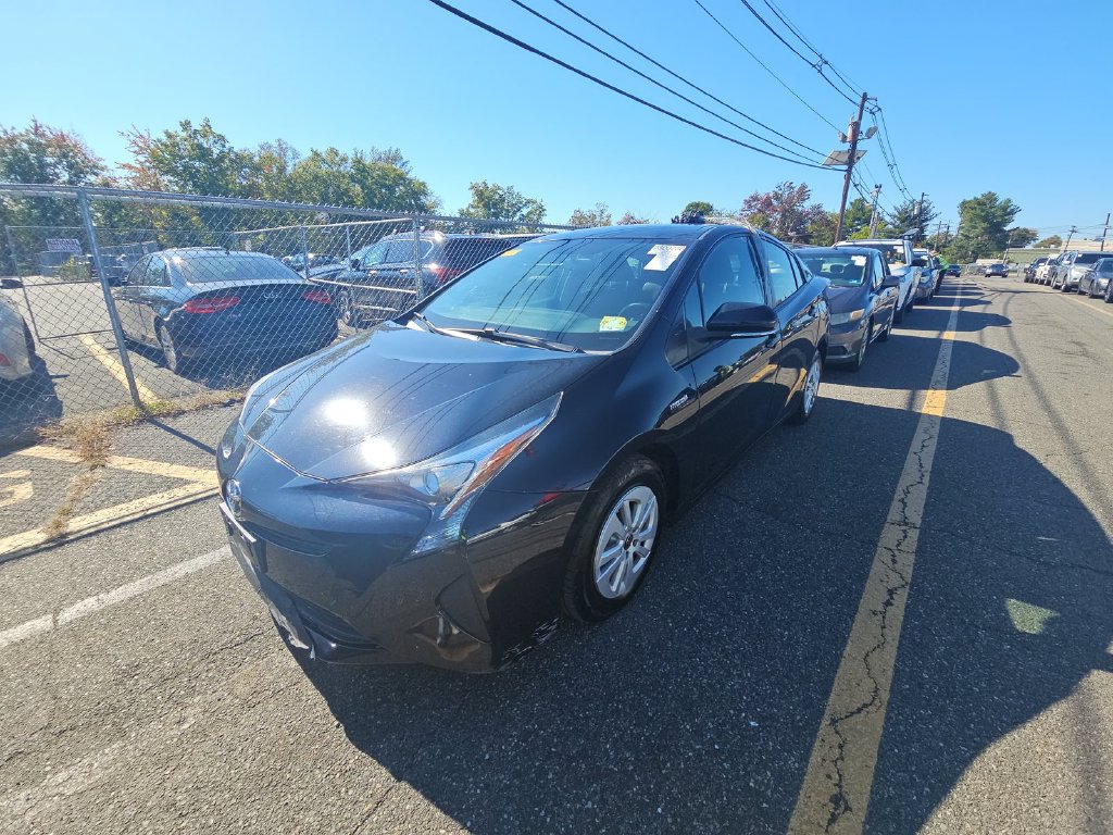 Used 2016 Toyota Prius Two FWD image 2