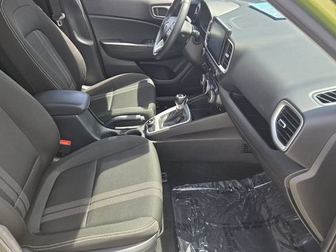Used 2024 Hyundai Venue SEL FWD image 19