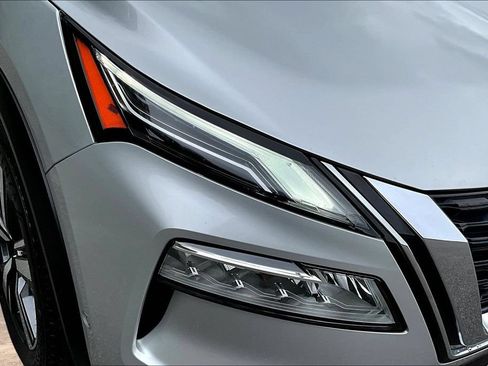 Used 2021 Nissan Rogue Platinum FWD image 34