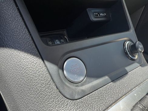 Used 2017 Volkswagen Tiguan S FWD image 26